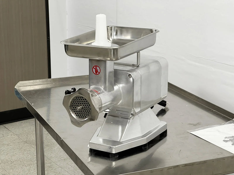 BakeMax BMMG004 1.5HP Titan #22 Electric Meat Grinder – 660 lb/hr