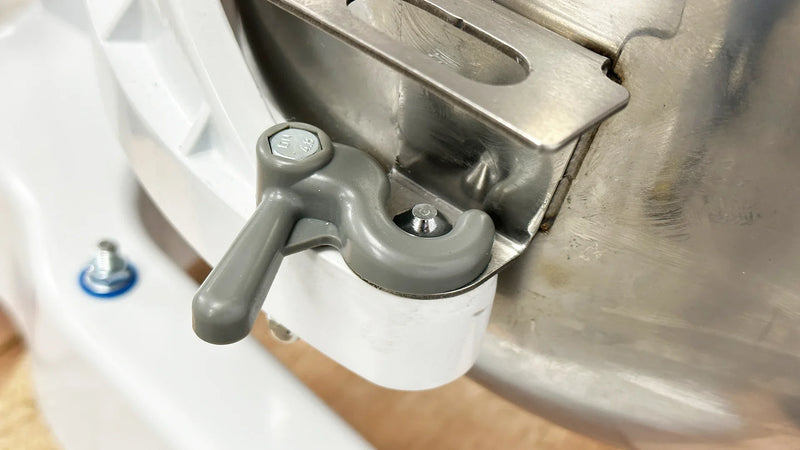 BakeMax BMPME20 20 Qt Gear-Driven Planetary Mixer | 3-Speed Floor Model