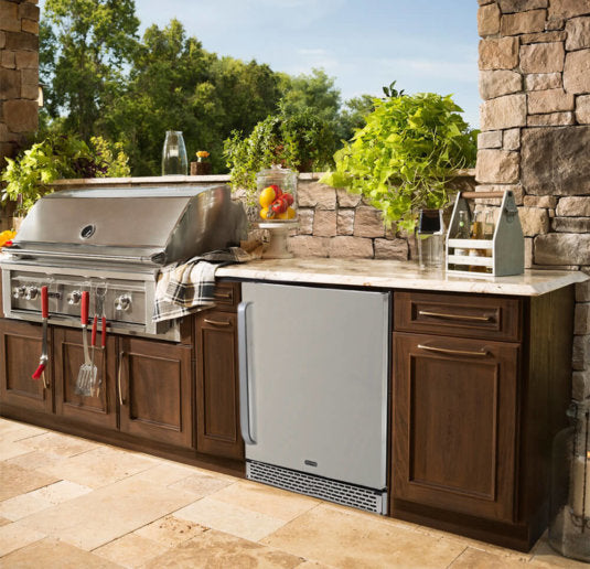 Whynter - 24 - inch Built-in Outdoor 5.3 cu.ft. Beverage Refrigerator Cooler Full Stainless Steel Exterior with Lock and Caster Wheels | BOR-53024-SSW