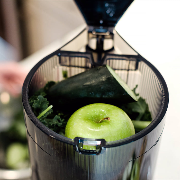 Omega JC2022 150W Effortless™ Batch Juicer - 68oz Mega Hopper