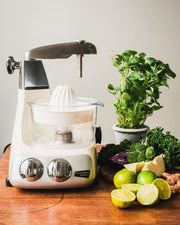 Ankarsrum Citrus Press with Strainer - CulinaryProfis