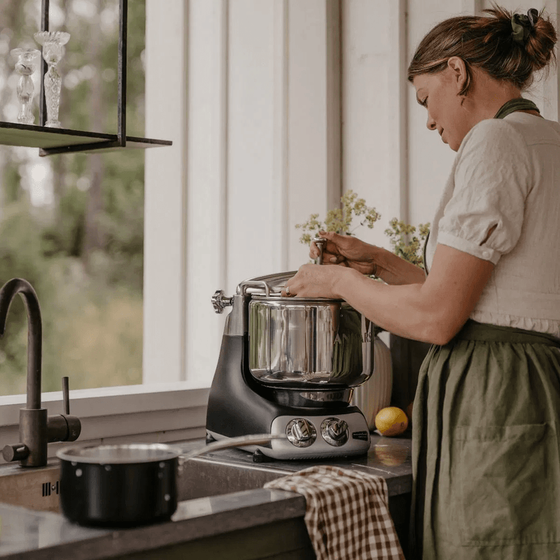Ankarsrum Original Kitchen Machine Matte Black - CulinaryProfis