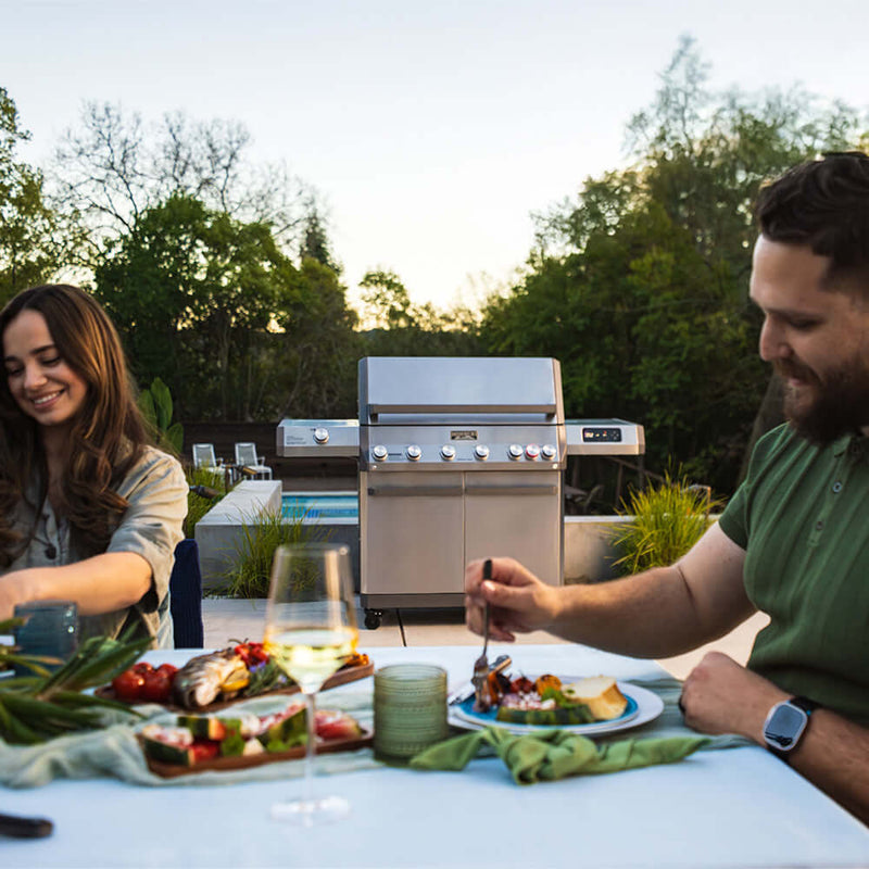 Eminence 605 | Master Power Stainless Natural/Propane Gas Grill Monument Grills