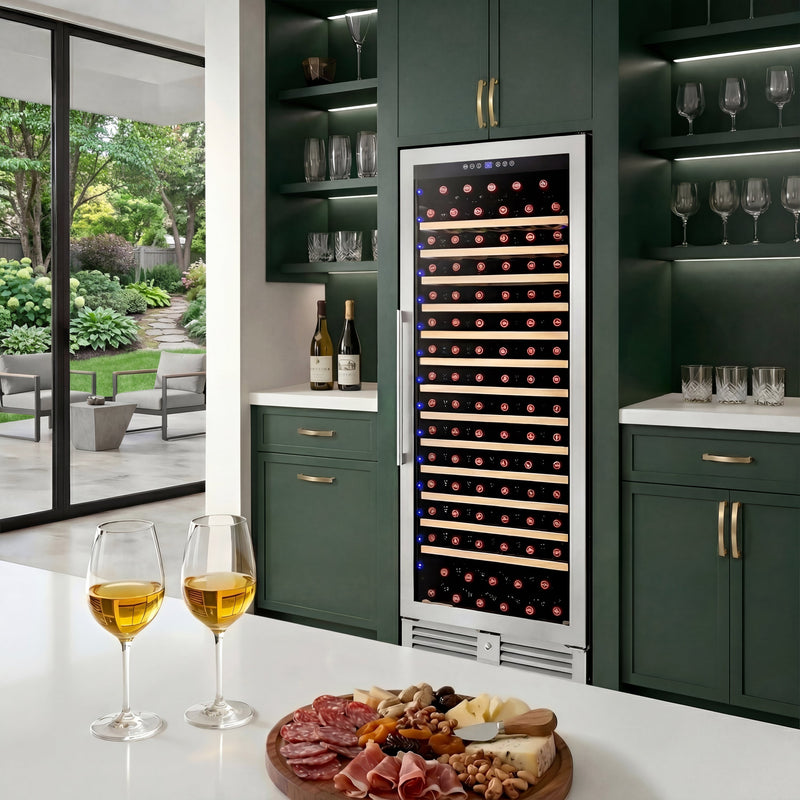Avanti WCF149SE3S Wine Cooler interior