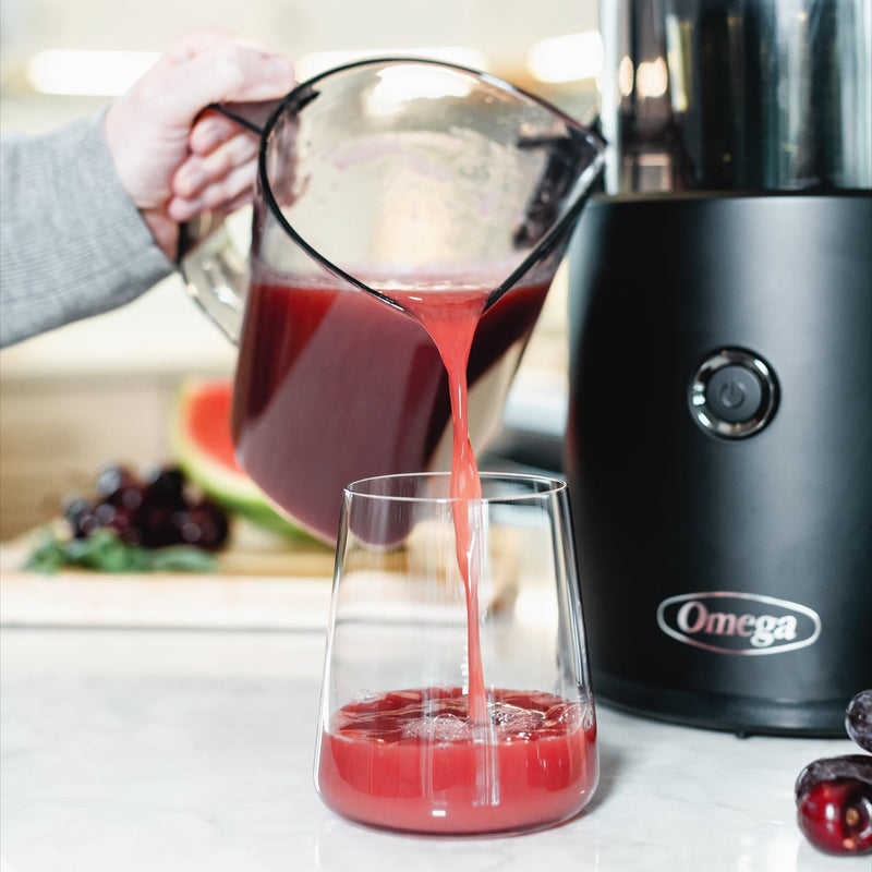 Omega JC2022 150W Effortless™ Batch Juicer - 68oz Mega Hopper - CulinaryProfis