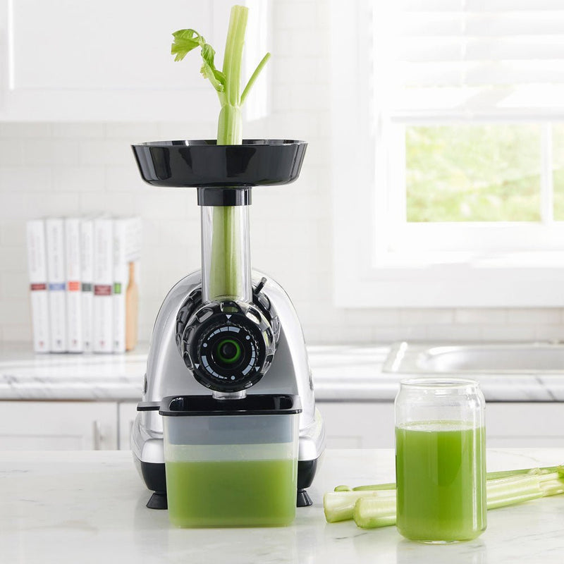 Omega MM900HDS 80 RPM Cold Press Celery Juicer - 2HP Equivalent Silver - CulinaryProfis