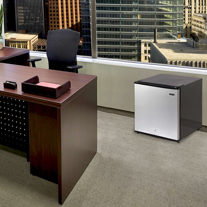 Whynter - Energy Star 1.1 cu. ft. Upright Freezer with Lock | CUF - 112SS - CulinaryProfis